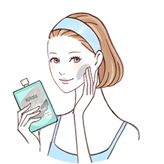 洗顔後、顔や手の水気を軽くきって、手のひらに適量（全顔への使用の場合3～5cm程度）を取り出します。